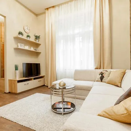 Apartman A_or_ B_luxflat_2br_2ba_vaci Street *